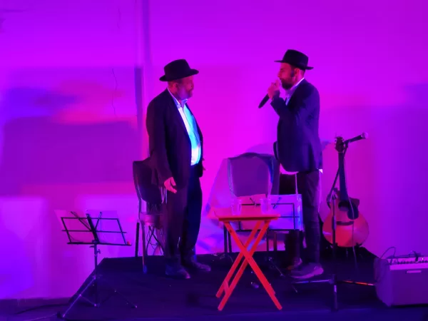 "מה שתגיד" מתוך המופע תחזיק חזק
